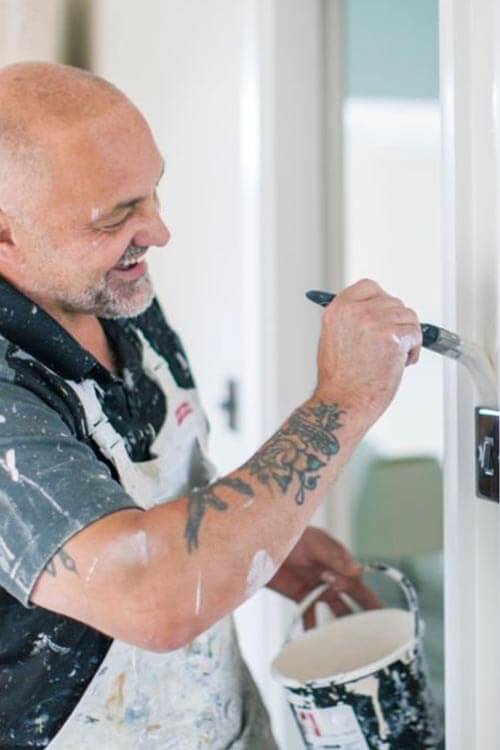 Islington specialist builders painting and decorating.